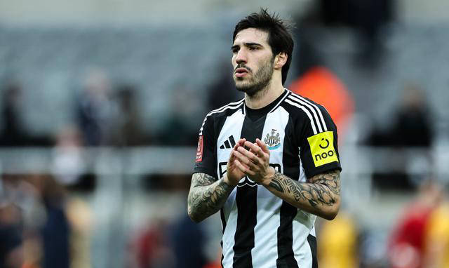 爆炸性转会消息！阿森纳瞄准英超顶级中场，若成功将打造无敌战队